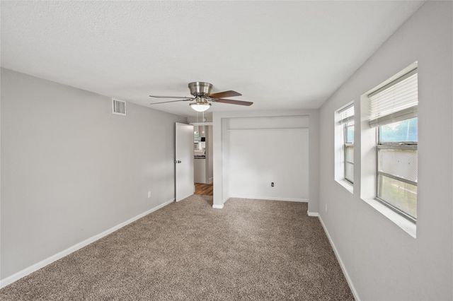 102 22nd Street N, Texas City, TX 77590