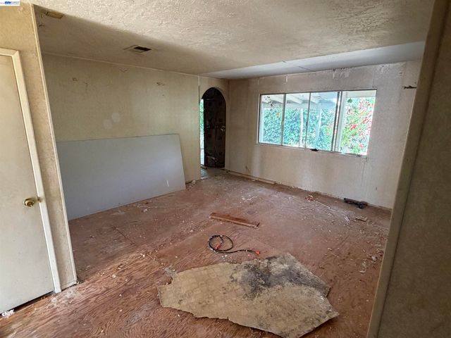 2729 Alamo Ct, Antioch, CA 94509