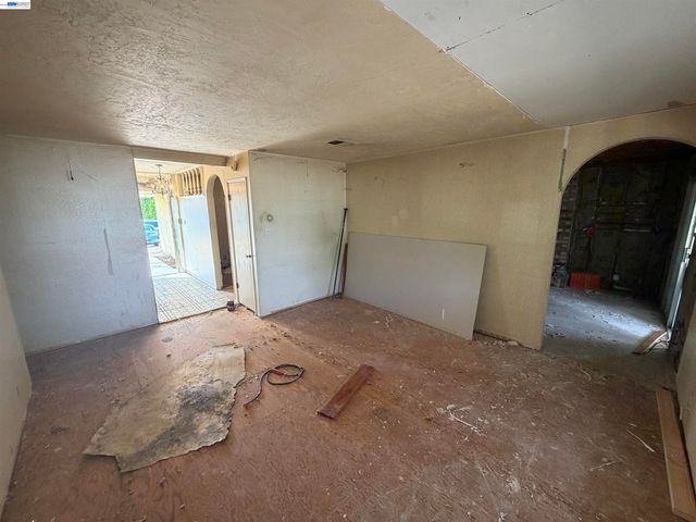 2729 Alamo Ct, Antioch, CA 94509