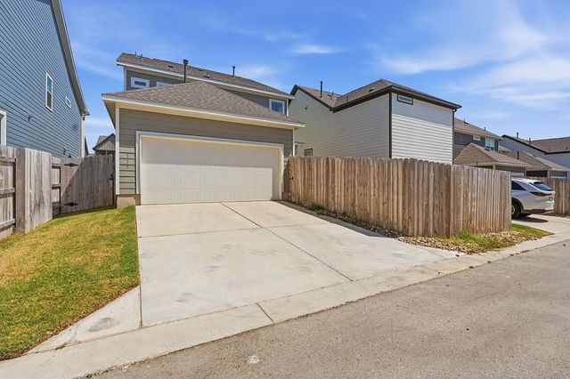 117 Clemens DR, Liberty Hill, TX 78642