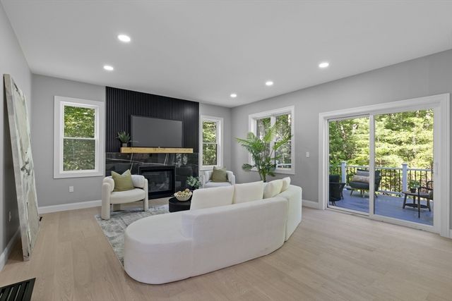 91 Howard St, Easton, MA 02375
