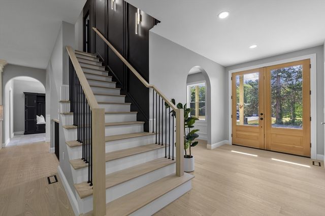 91 Howard St, Easton, MA 02375