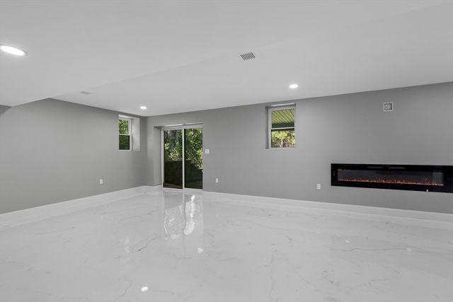 91 Howard St, Easton, MA 02375