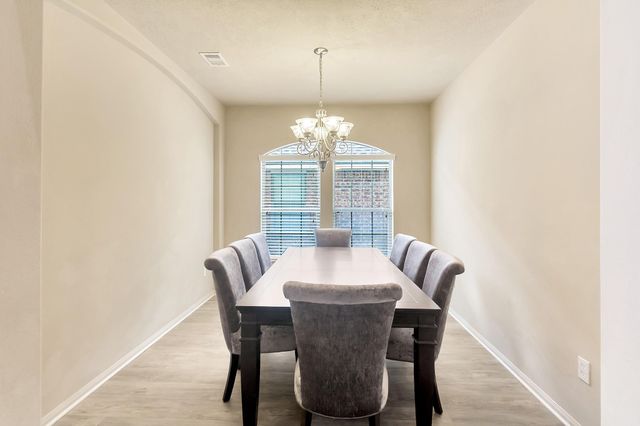 10 W Lasting Spring, The Woodlands, TX 77389