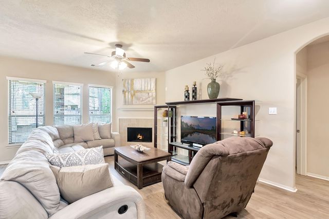 10 W Lasting Spring, The Woodlands, TX 77389