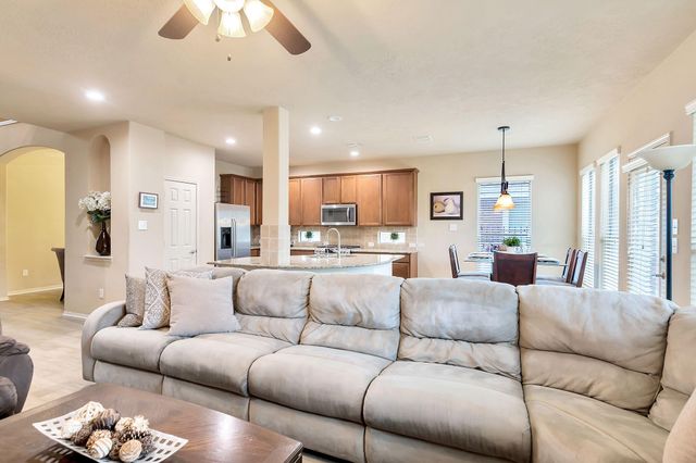 10 W Lasting Spring, The Woodlands, TX 77389