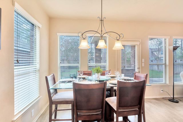 10 W Lasting Spring, The Woodlands, TX 77389