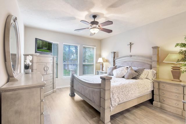 10 W Lasting Spring, The Woodlands, TX 77389