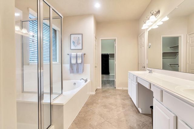 10 W Lasting Spring, The Woodlands, TX 77389