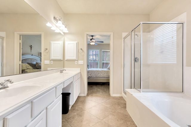 10 W Lasting Spring, The Woodlands, TX 77389