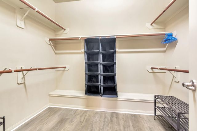 10 W Lasting Spring, The Woodlands, TX 77389