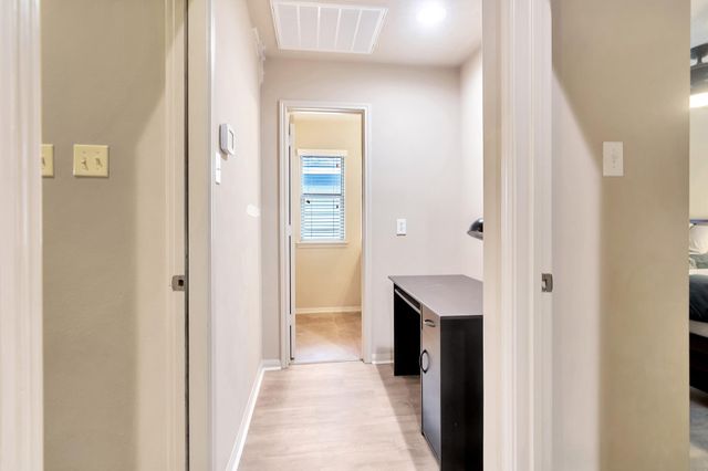 10 W Lasting Spring, The Woodlands, TX 77389