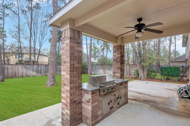 10 W Lasting Spring, The Woodlands, TX 77389