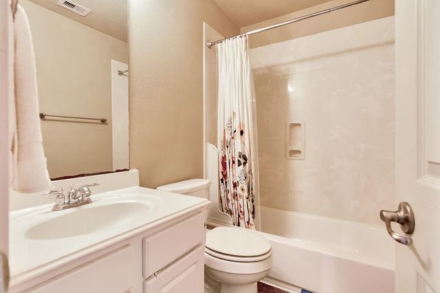 10 W Lasting Spring, The Woodlands, TX 77389