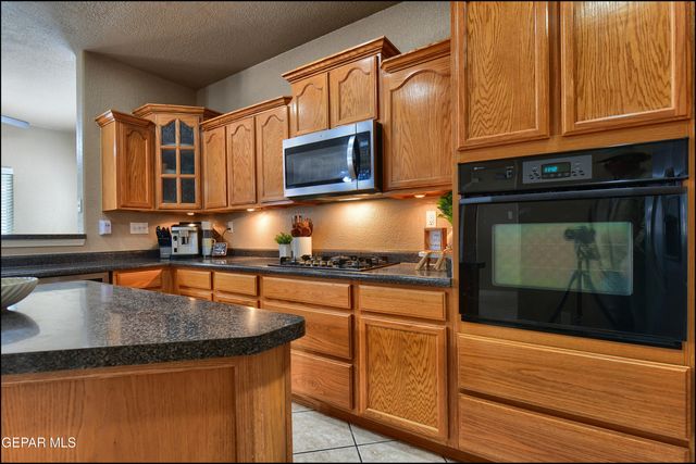 13733 Paseo De Fe Circle, Horizon City, TX 79928