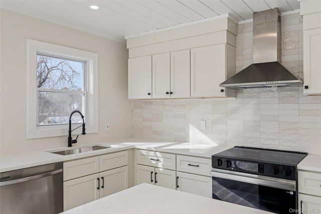 911 Ostrander Avenue, Riverhead, NY 11901