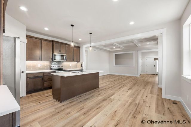 4061 SADDLEBACK LN, Cheyenne, WY 82001