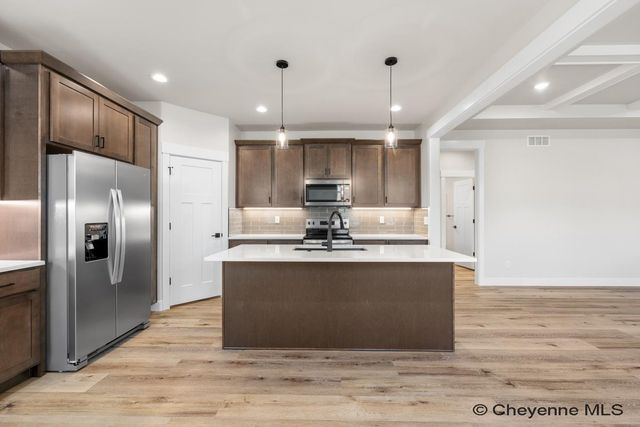 4061 SADDLEBACK LN, Cheyenne, WY 82001