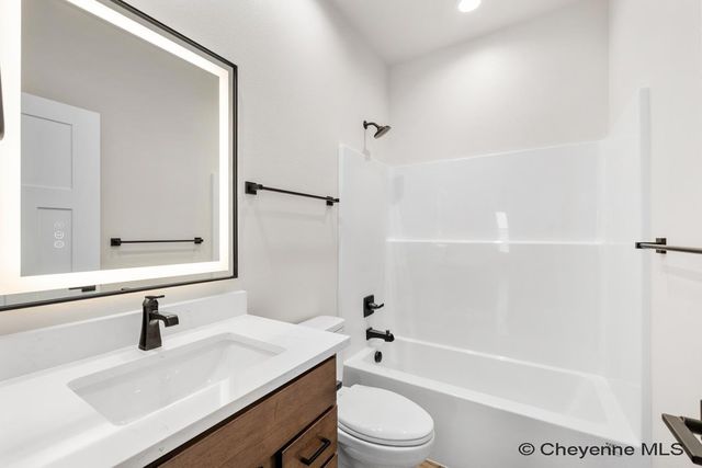 4061 SADDLEBACK LN, Cheyenne, WY 82001