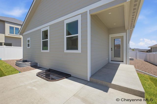 4061 SADDLEBACK LN, Cheyenne, WY 82001