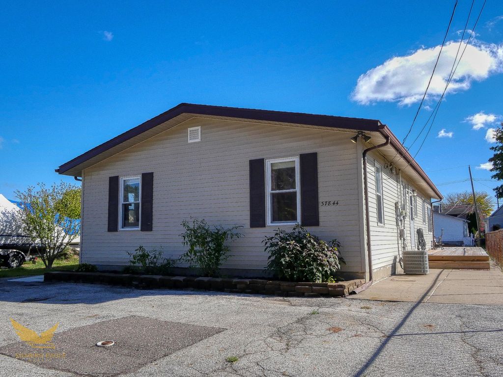 37844 Maplehill Street, Harrison Twp, MI 48045