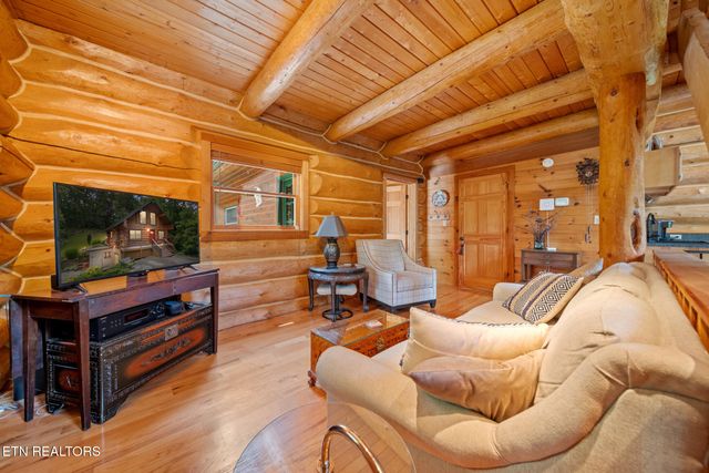 613 N Shiloh Rd, Seymour, TN 37865