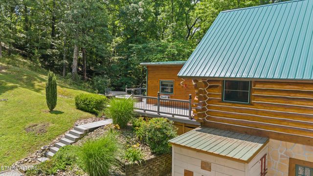 613 N Shiloh Rd, Seymour, TN 37865