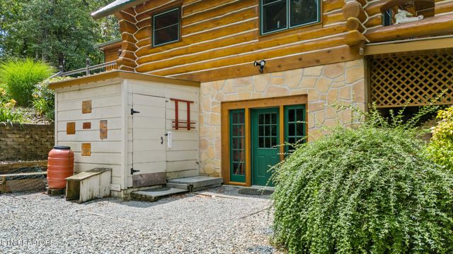 613 N Shiloh Rd, Seymour, TN 37865