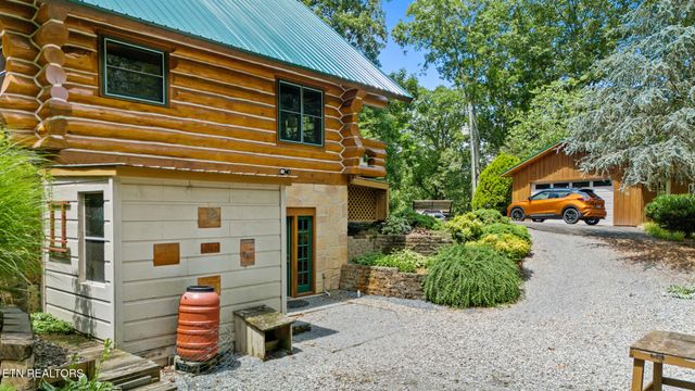 613 N Shiloh Rd, Seymour, TN 37865