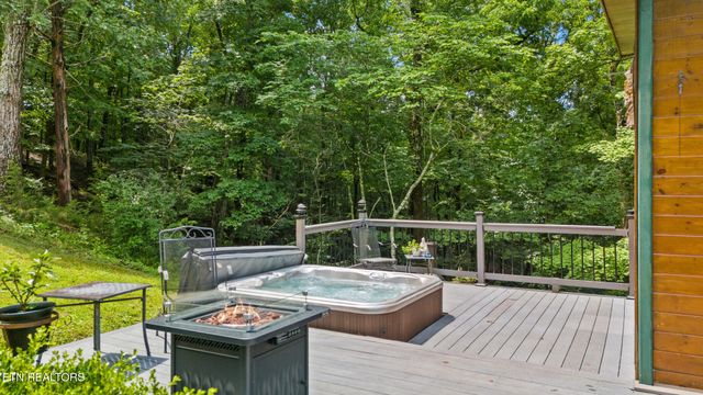 613 N Shiloh Rd, Seymour, TN 37865