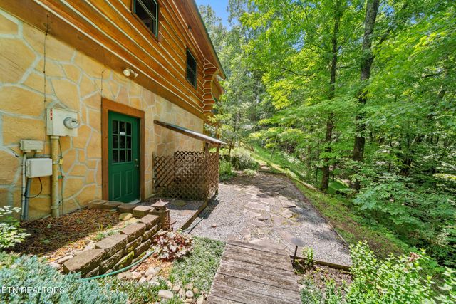 613 N Shiloh Rd, Seymour, TN 37865