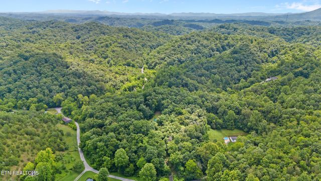 613 N Shiloh Rd, Seymour, TN 37865