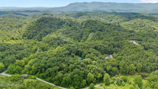 613 N Shiloh Rd, Seymour, TN 37865