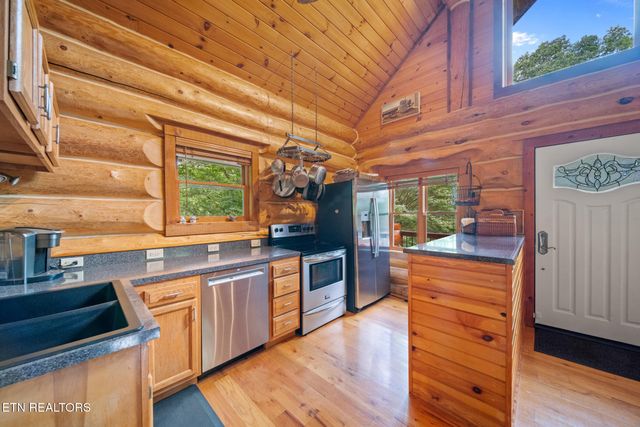 613 N Shiloh Rd, Seymour, TN 37865