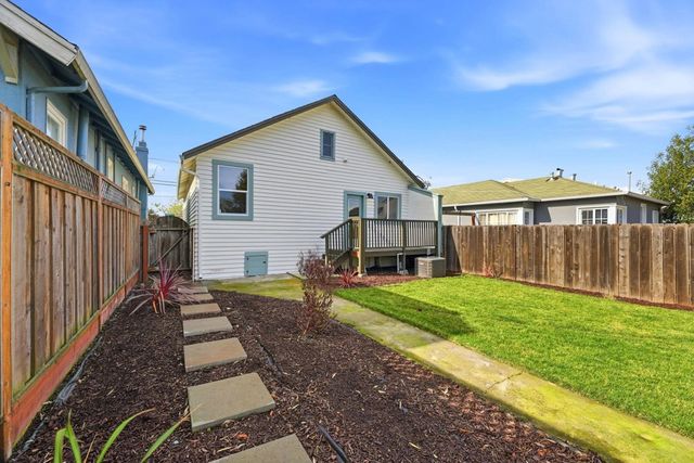 1834 8th St, Alameda, CA 94501