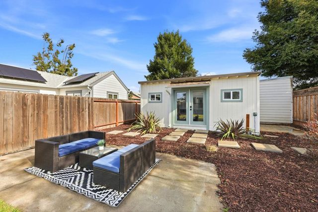 1834 8th St, Alameda, CA 94501