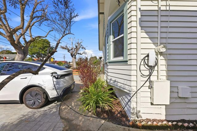 1834 8th St, Alameda, CA 94501