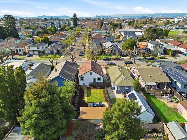 1834 8th St, Alameda, CA 94501