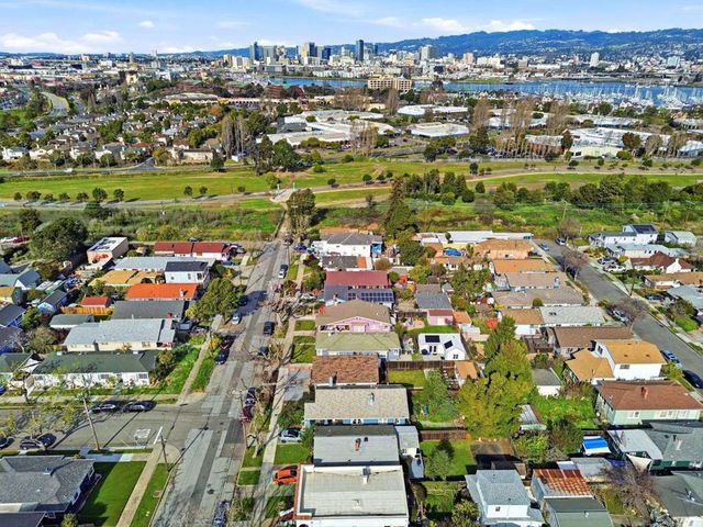 1834 8th St, Alameda, CA 94501