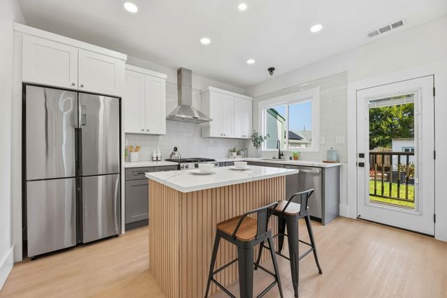 1834 8th St, Alameda, CA 94501