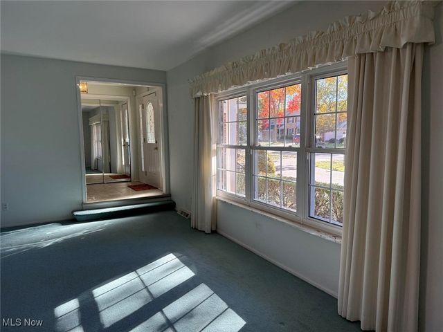 9474 Stoney Creek Lane, Parma Heights, OH 44130