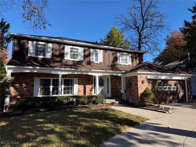 9474 Stoney Creek Lane, Parma Heights, OH 44130