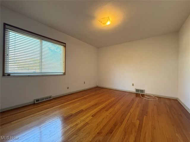 9474 Stoney Creek Lane, Parma Heights, OH 44130