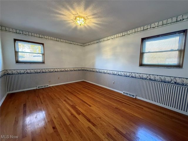 9474 Stoney Creek Lane, Parma Heights, OH 44130