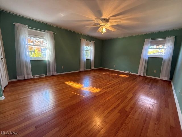 9474 Stoney Creek Lane, Parma Heights, OH 44130