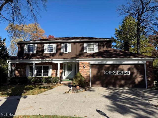 9474 Stoney Creek Lane, Parma Heights, OH 44130