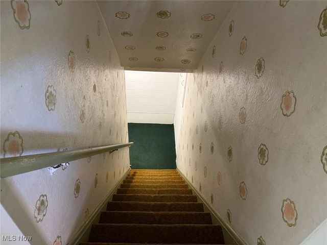 9474 Stoney Creek Lane, Parma Heights, OH 44130