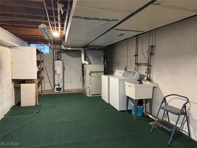 9474 Stoney Creek Lane, Parma Heights, OH 44130