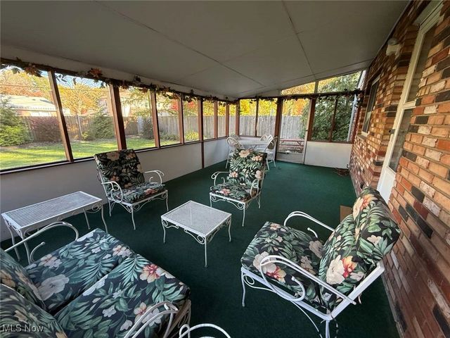 9474 Stoney Creek Lane, Parma Heights, OH 44130