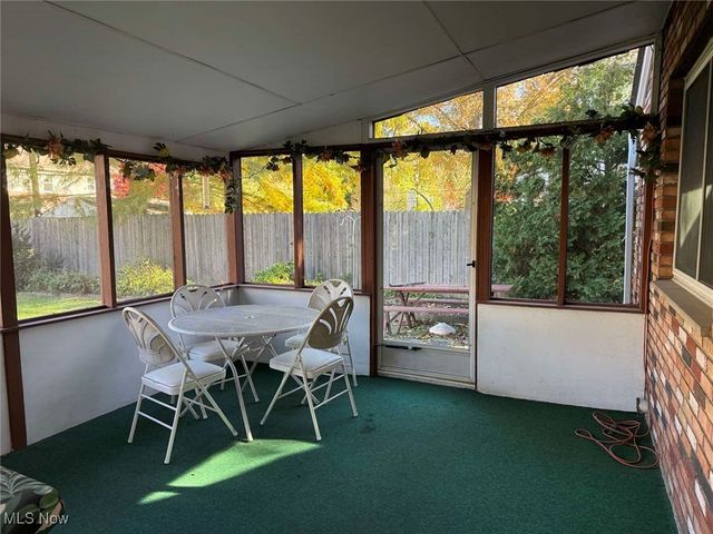 9474 Stoney Creek Lane, Parma Heights, OH 44130